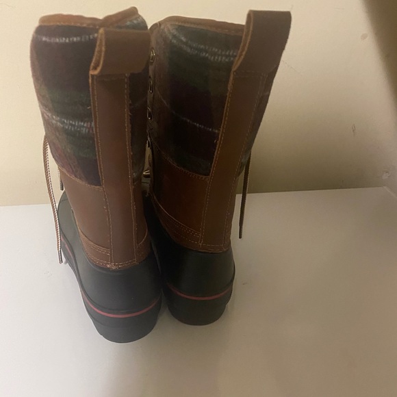 Brown and black winter/ rain boot - Picture 3 of 4